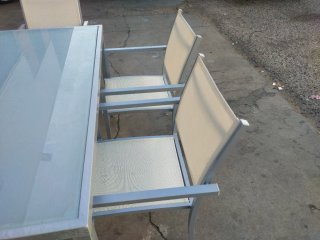 Mesa y 6 sillas de jardín