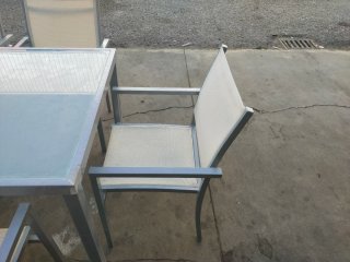 Mesa y 6 sillas de jardín