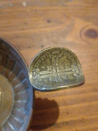 Cenicero Vintage con Moneda Antigua