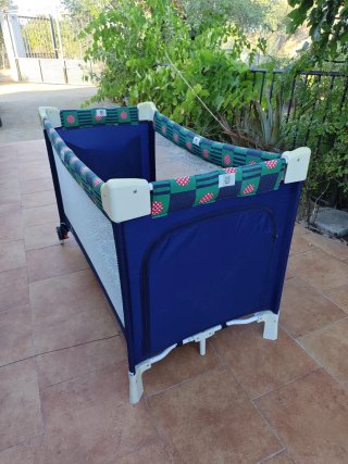 Cuna de viaje plegable