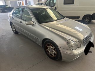 Mercedes-Benz Clase C 2004
