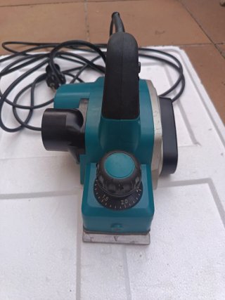 Cepilladora Makita KP0800 UK