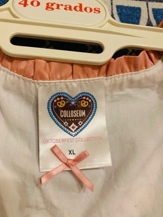 Vestido Oktoberfest floral azul y rosa