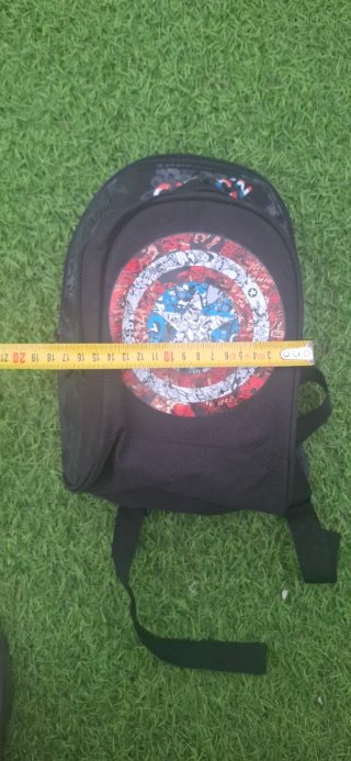 Mochila Negra con Diseño Capitán América