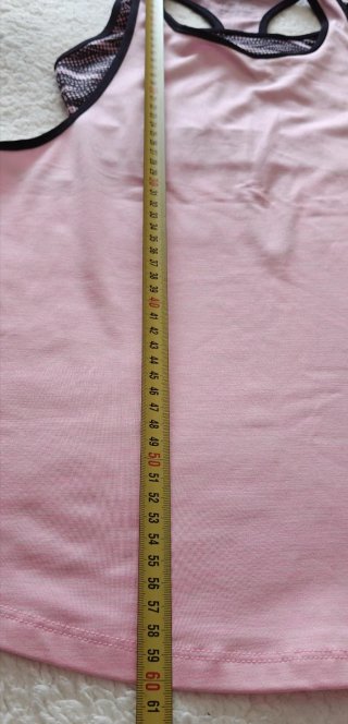 Top deportivo rosa y negro