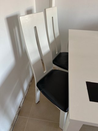 Mesa comedor blanca + 4 sillas