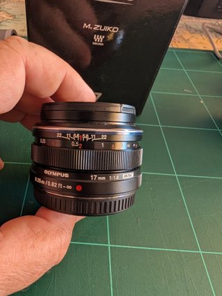 Olympus M.Zuiko 17mm F1.8