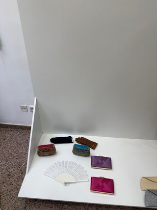 Mueble expositor blanco