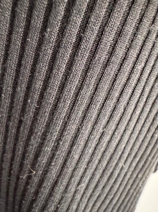 Top canalé negro sin mangas