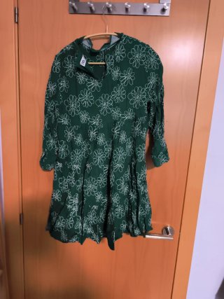 Vestido Zara floral verde Talla M