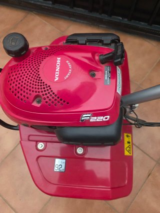 Motoazada Honda F220.