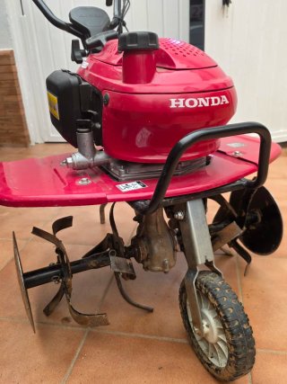 Motoazada Honda F220.