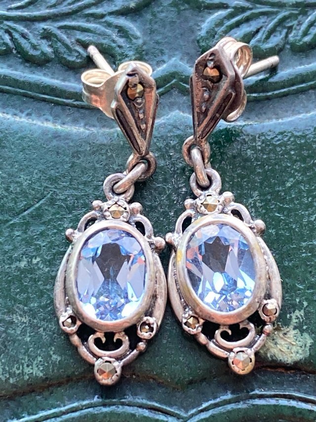 Prezioso paio di orecchini vintage in argento con acquamarina