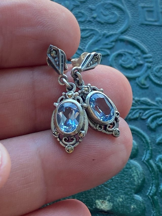 Prezioso paio di orecchini vintage in argento con acquamarina