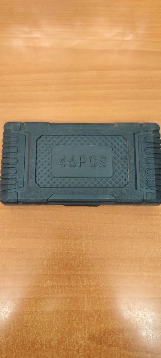 Caja de herramientas con accesorios