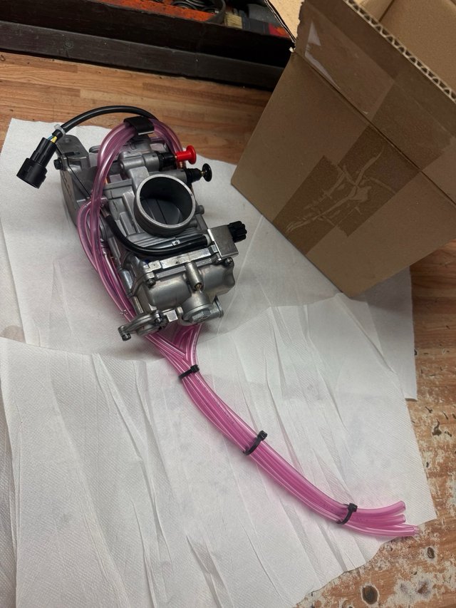 Carburador nuevo original Keihin 41 FCR