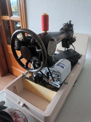 Máquina de coser Singer antigua