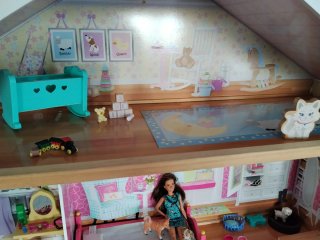 CASA GIGANTE DE MUÑECAS XXL CON ALFOMBRA DE REGALO