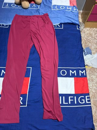 Pantalones sueltos burdeos
