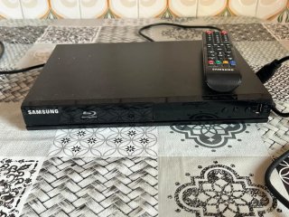 Lote: Reproductor DVD Soundcolor y TDT Sarvo