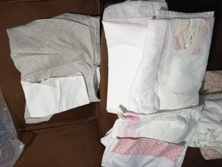 Sabanas Minicuna  Son dos juegos ,colcha y saquito