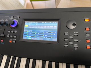 Teclado Yamaha Moog+Plus 88