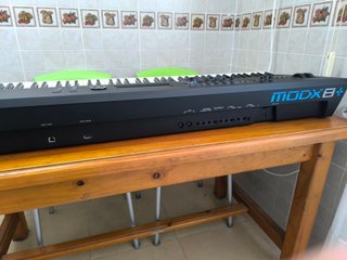 Teclado Yamaha Moog+Plus 88