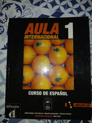 Aula internacional [curso de español].. Libro d...