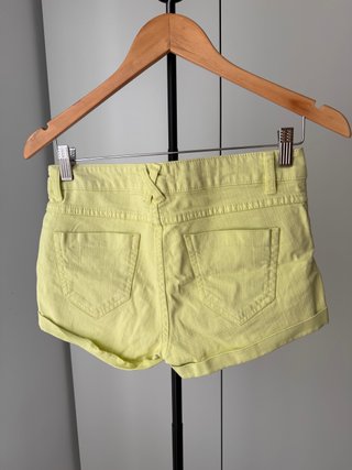 Shorts vaqueros amarillos
