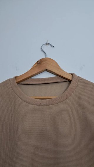 Jersey con Mangas de Encaje Beige Diseño Floral