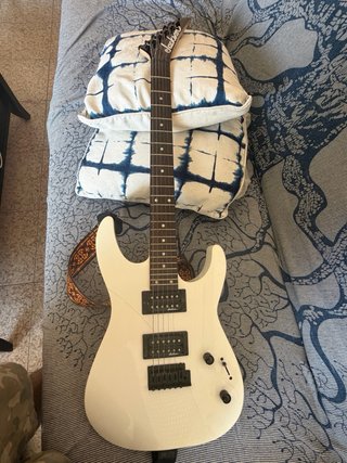 Guitarra Jackson Blanca pack con todo