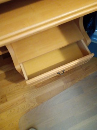 Mesa de ordenador pequeña