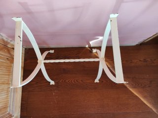 Base de mesa de metal blanca