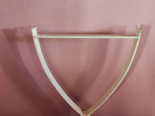 Base de mesa de metal blanca