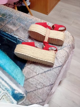 Sandalias rojas mujer.