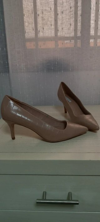 Zapatos de salón beige