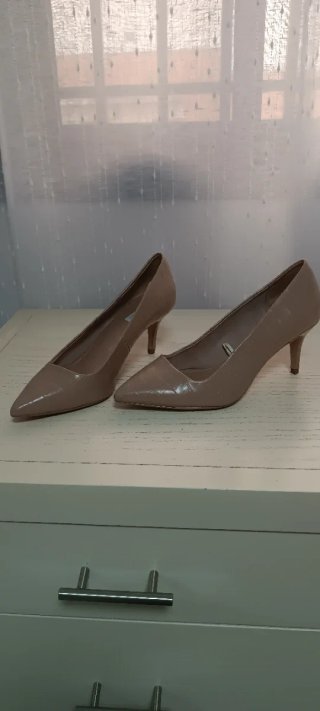 Zapatos de salón beige