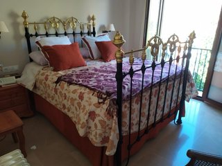 Cama antigua siglo XIX