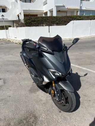 Yamaha Tmax 530 DX Negra