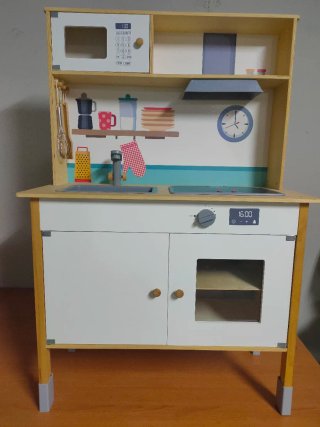 Cocinita de madera para niños