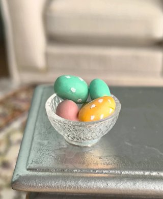 Cuenco resina con huevos casa muñecas