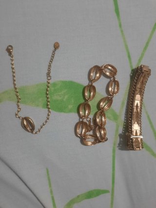 4 pulseras y tobilleras doradas mujer