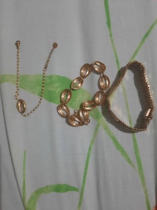 4 pulseras y tobilleras doradas mujer