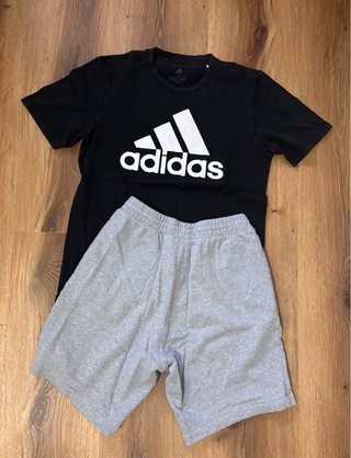 T-shirt e pantaloncini Adidas
