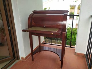 Escritorio antiguo de madera