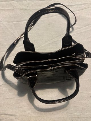 Bolso negro efecto piel cocodrilo