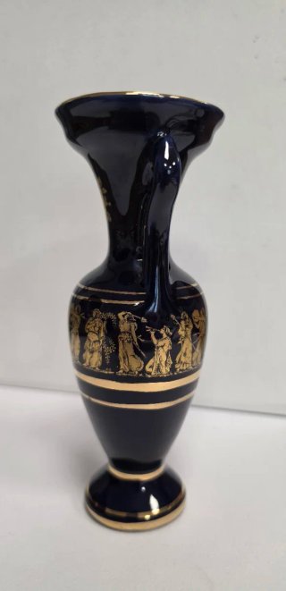 Vaso blu con decorazioni oro
