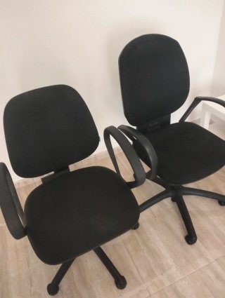 Sillas de oficina negras (2 unidades) 15€ las dos