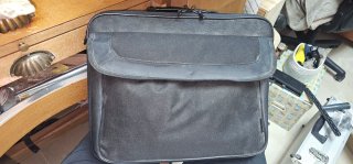 Maletín ordenador Targus negro URGE VENTA