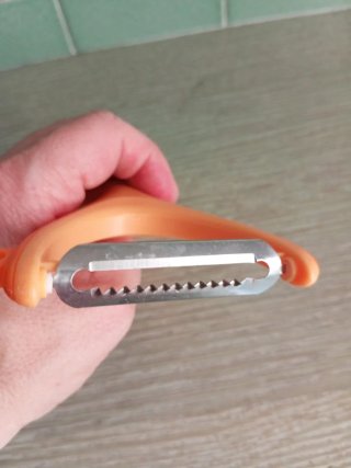 Pelador Zyliss naranja